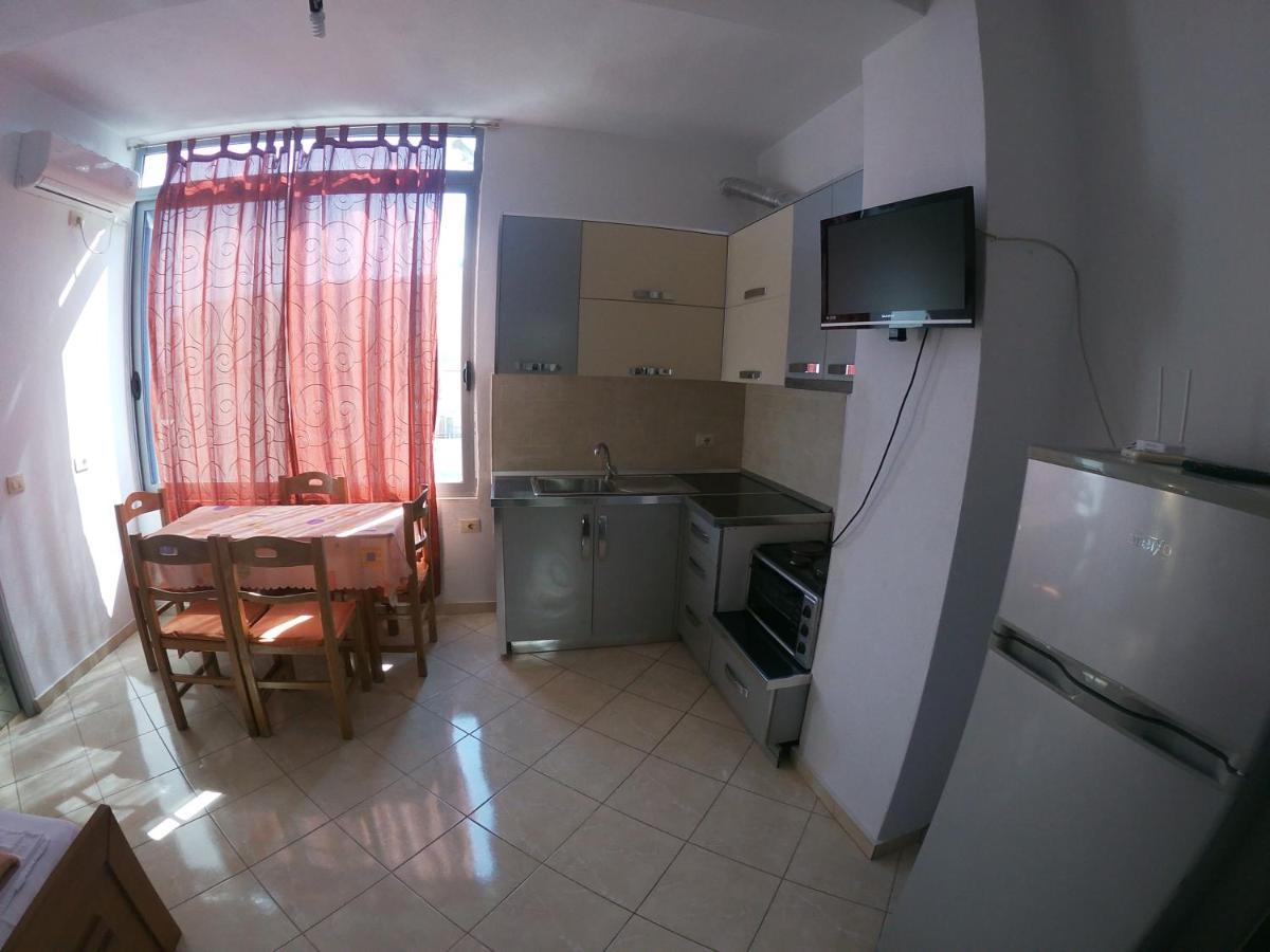Honey Apartments Near Promenade Sarande Ngoại thất bức ảnh