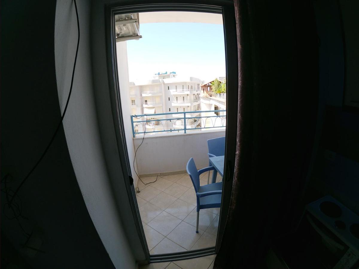 Honey Apartments Near Promenade Sarande Ngoại thất bức ảnh