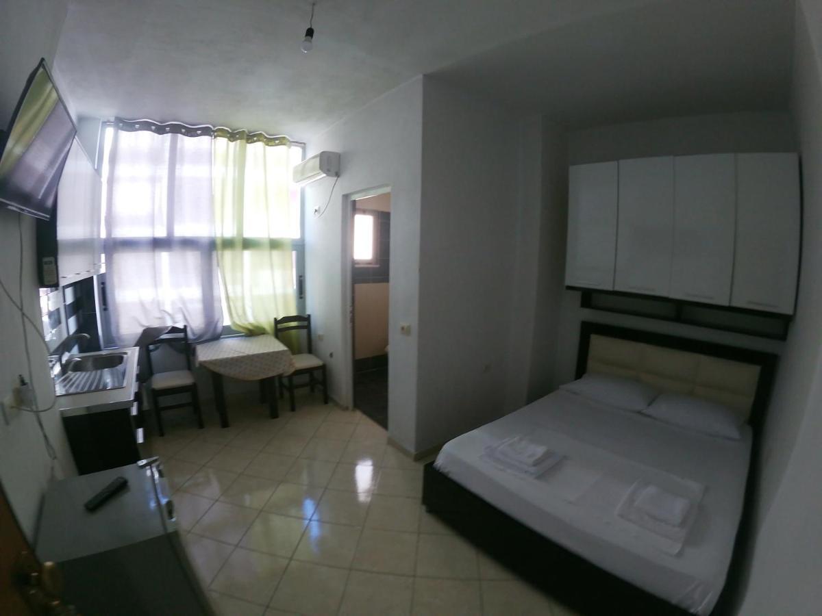 Honey Apartments Near Promenade Sarande Ngoại thất bức ảnh
