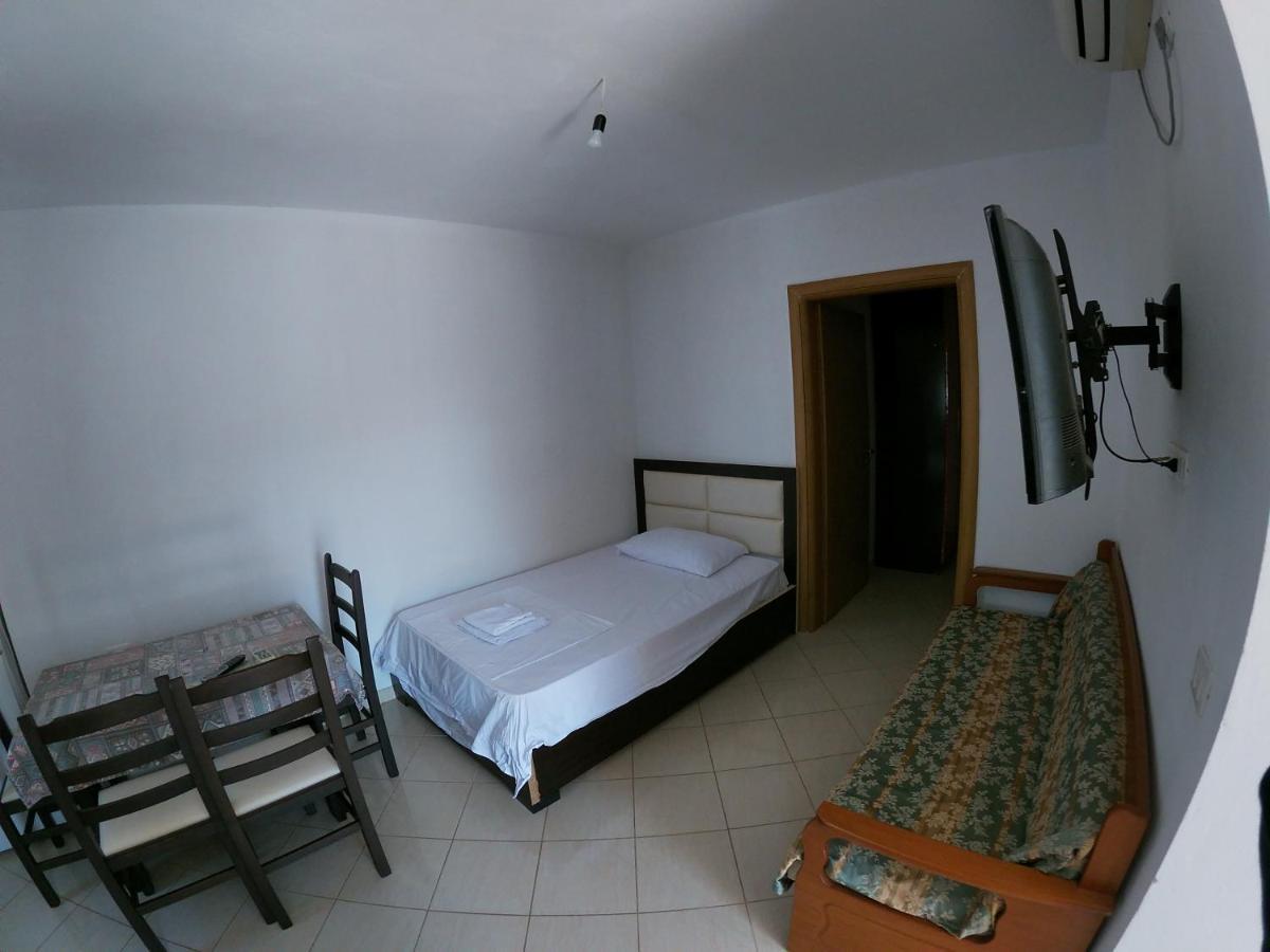 Honey Apartments Near Promenade Sarande Ngoại thất bức ảnh
